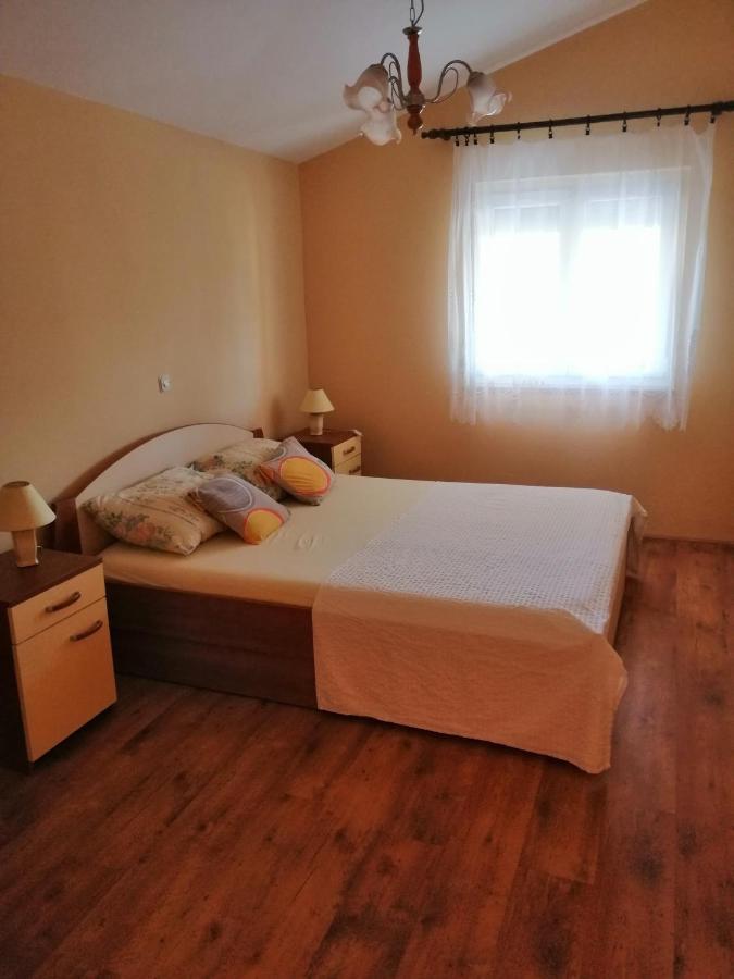 Apartmani Zdenka Vir Exterior photo