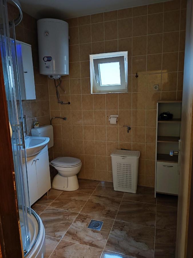 Apartmani Zdenka Vir Exterior photo